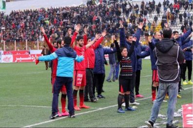 شادی سپیدرودی‌ها در روز بارانی (عکس)